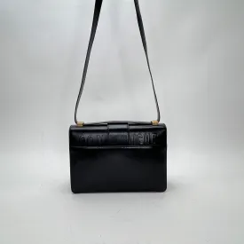 30 Montaigne Medium Black Shoulder Bag in Calfskin, Gold hardware