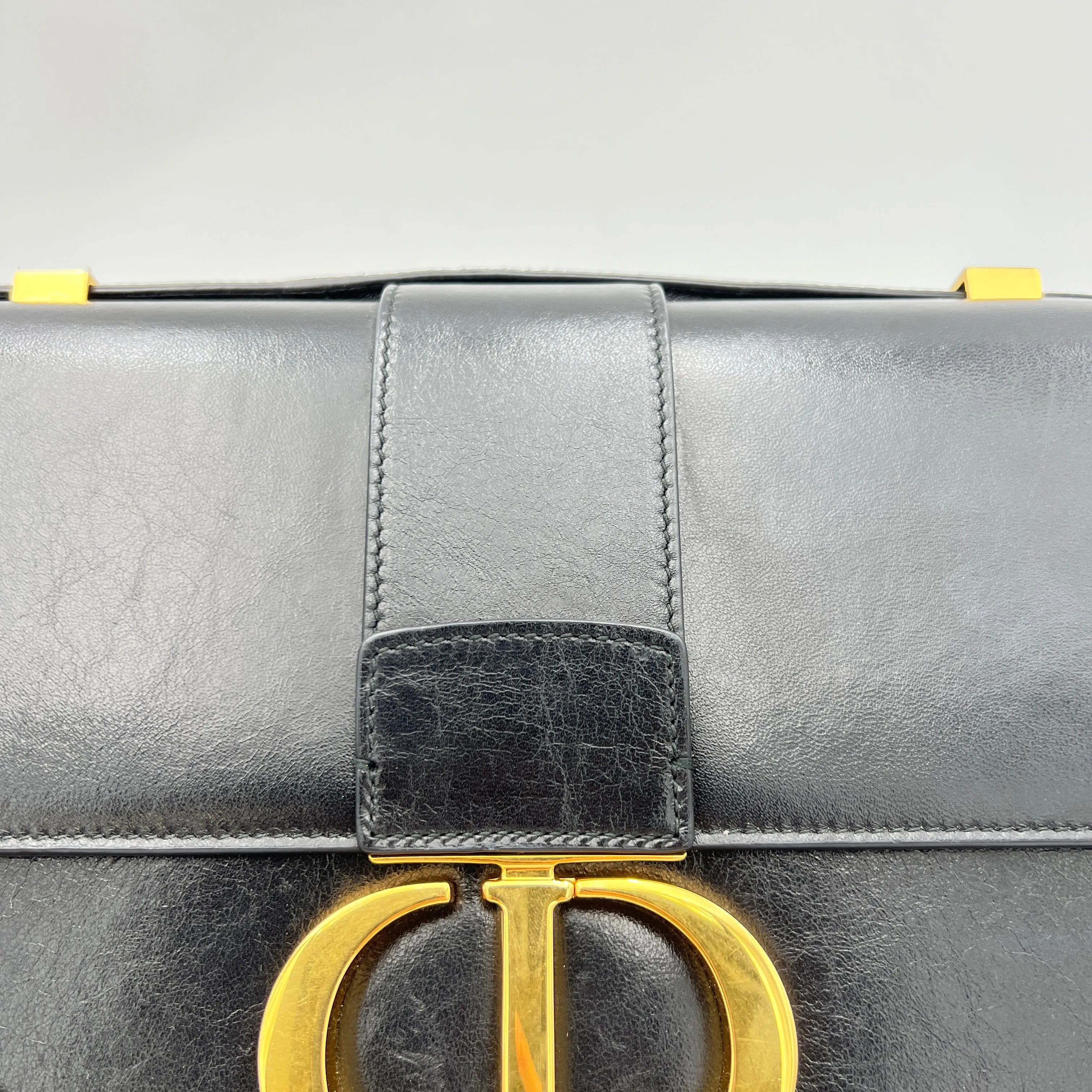 30 Montaigne Medium Black Shoulder Bag in Calfskin, Gold hardware