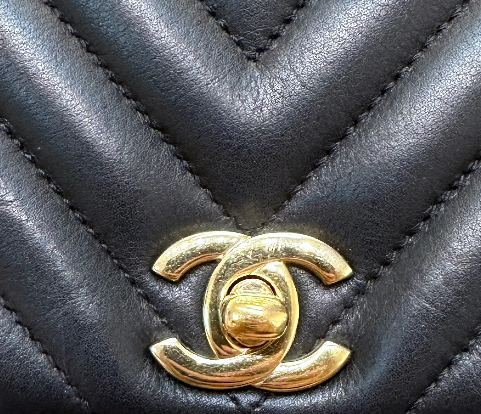 CHANEL Calfskin Chevron Quilted Mini Statement Flap Black