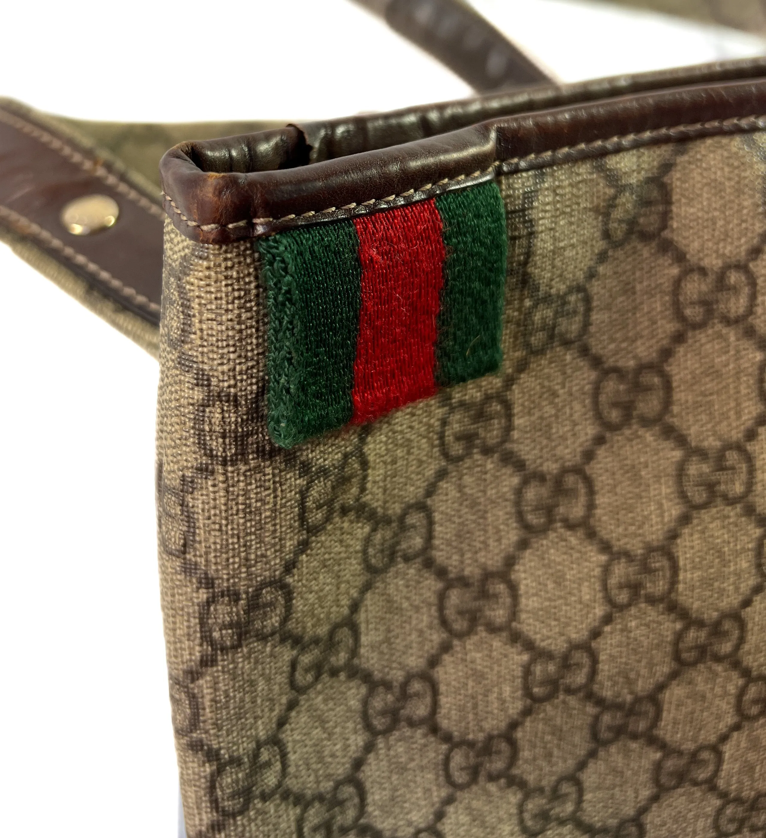 Gucci Supreme flat messenger crossbody