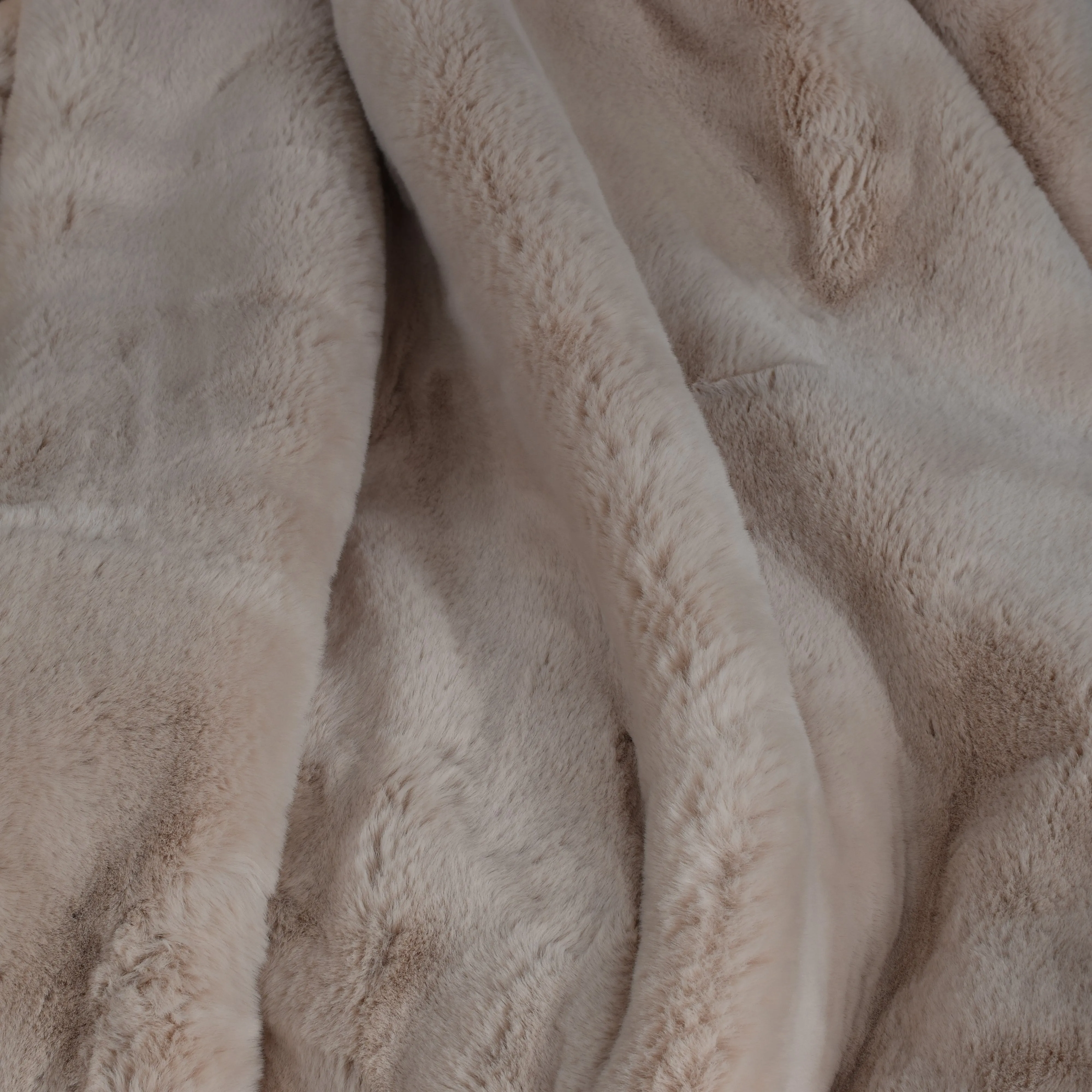 Luxury Fur Throw - Natural